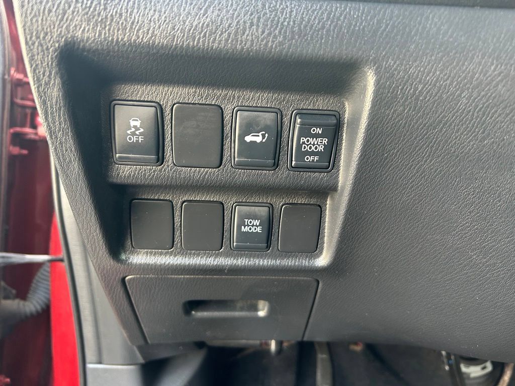 Used 2013 Nissan Pathfinder SL AWD/4WD image 15