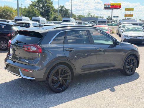 Used 2018 Kia Niro EX w/ EX Touring Graphite Edition FWD image 3