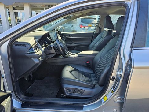 Used 2024 Toyota Camry SE FWD image 17