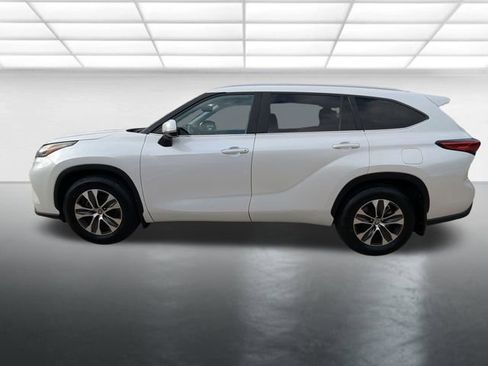 Used 2023 Toyota Highlander XLE image 27