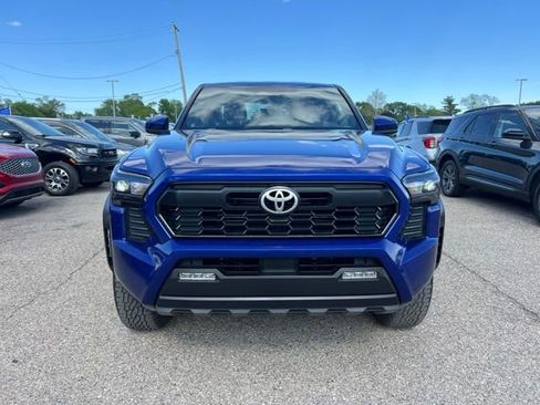 Used 2024 Toyota Tacoma TRD Off-Road AWD/4WD image 2