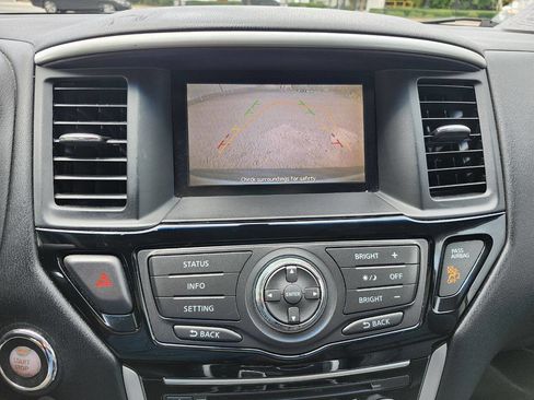 Used 2013 Nissan Pathfinder SV w/ Cargo Pkg FWD image 10