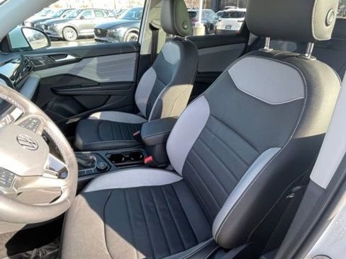 Used 2024 Volkswagen Taos SEL image 14