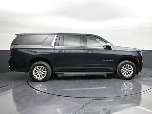 Certified 2025 Chevrolet Suburban Premier image 6