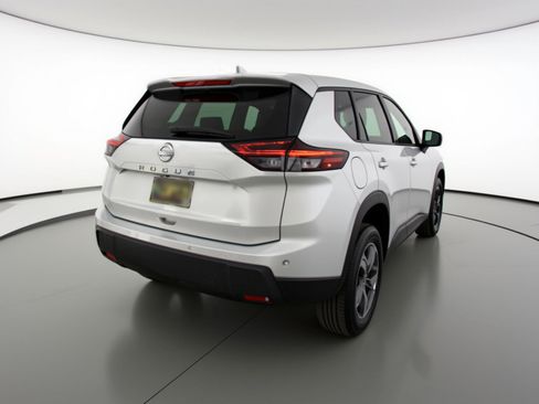 Used 2025 Nissan Rogue SV FWD image 9