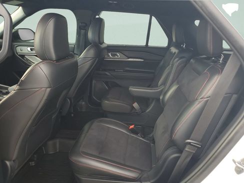 Used 2025 Ford Explorer ST AWD/4WD image 11