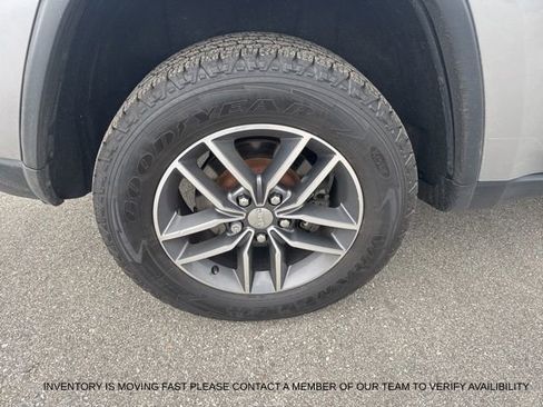 Used 2018 Jeep Grand Cherokee Laredo image 10