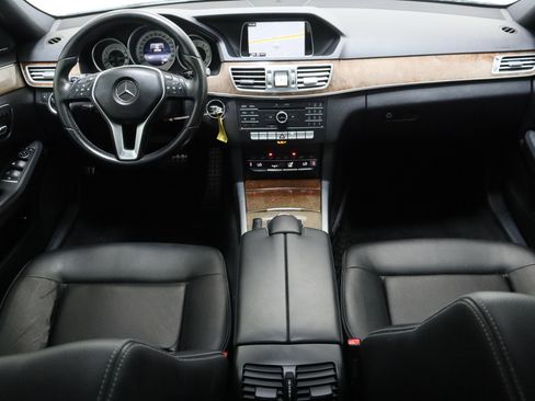 Used 2016 Mercedes-Benz E 350 Sedan w/ Premium Package image 29