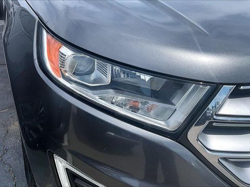 Used 2017 Ford Edge Titanium w/ Equipment Group 301A AWD/4WD image 24