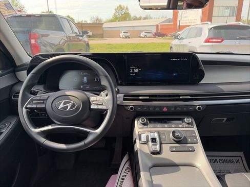 Used 2024 Hyundai Palisade SEL FWD image 14