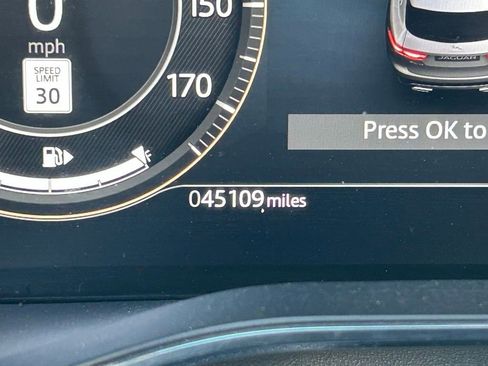 Used 2025 Jaguar F-PACE R-Dynamic S image 19