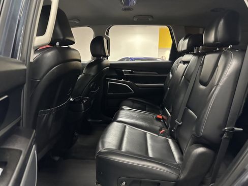 Used 2022 Kia Telluride LX image 24