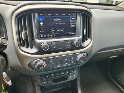 Used 2019 Chevrolet Colorado Z71 AWD/4WD image 30