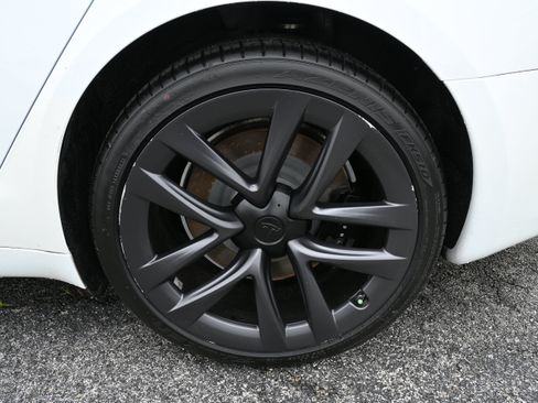 Used 2022 Tesla Model S AWD/4WD image 8