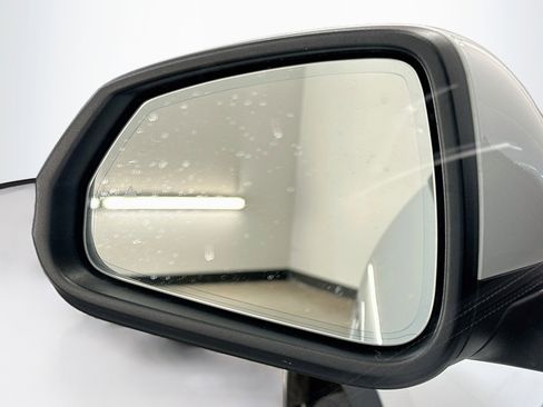 Used 2025 BMW X2 xDrive28i AWD/4WD image 16