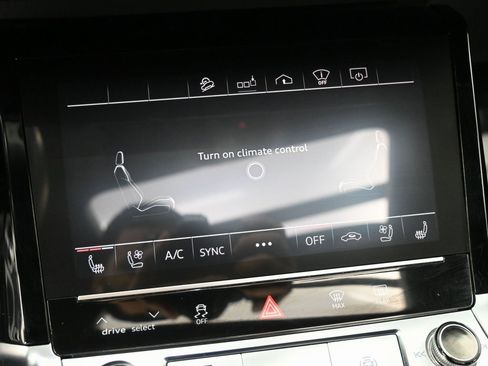 Used 2019 Audi e-tron Prestige w/ Prestige Package image 15