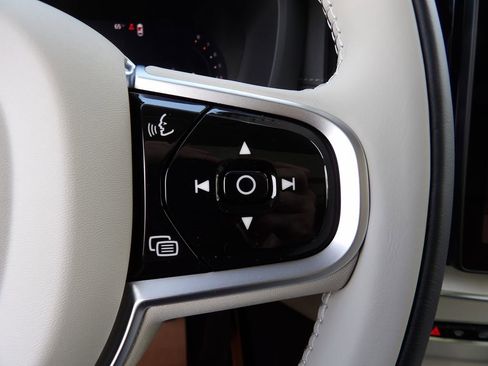 New 2026 Volvo XC60 B5 Ultra w/ Protection Package Premier image 19