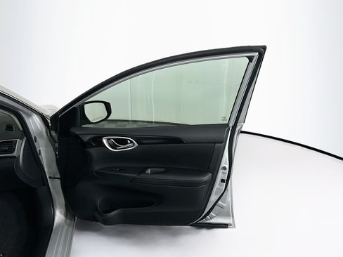Used 2019 Nissan Sentra SV FWD image 29