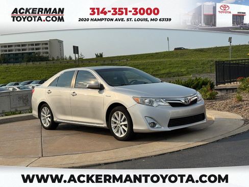 Used 2014 Toyota Camry XLE w/ Leather Package FWD image 1