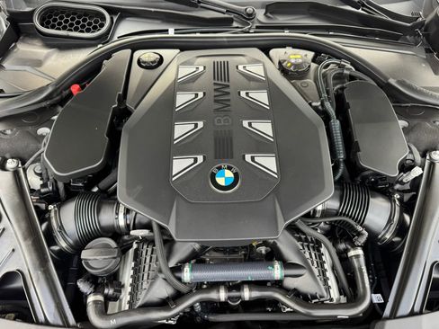 Used 2023 BMW 760i xDrive w/ Executive Package AWD/4WD image 54