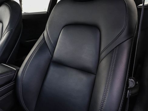 Used 2022 Tesla Model Y Long Range AWD/4WD image 26
