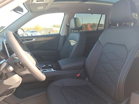 New 2026 Volkswagen Atlas SE image 16