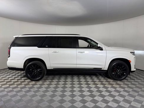 Used 2022 Cadillac Escalade ESV Sport Platinum image 7