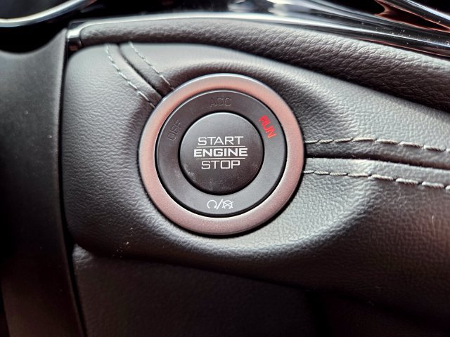 Used 2022 Dodge Durango SXT w/ Anodized Platinum Package RWD image 31