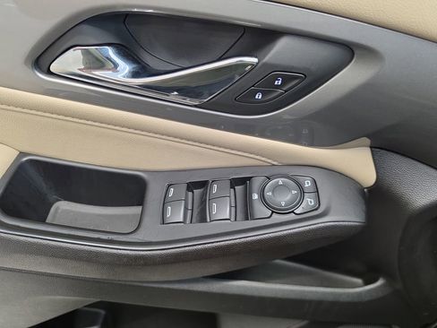 Used 2023 Chevrolet Traverse LS w/ Safety Package FWD image 17