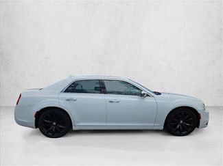 Used 2020 Chrysler 300 Limited RWD video 4