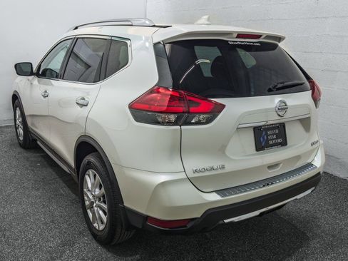Used 2017 Nissan Rogue SV image 6
