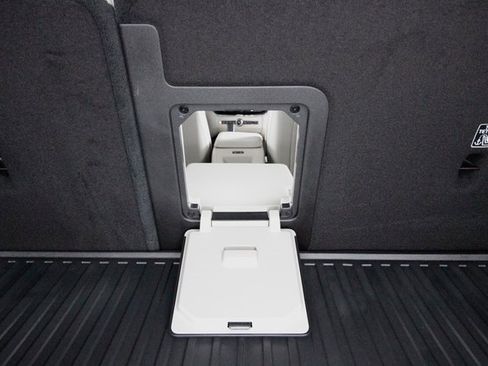 Certified 2025 Volvo XC60 B5 Core w/ Protection Package Premier image 29