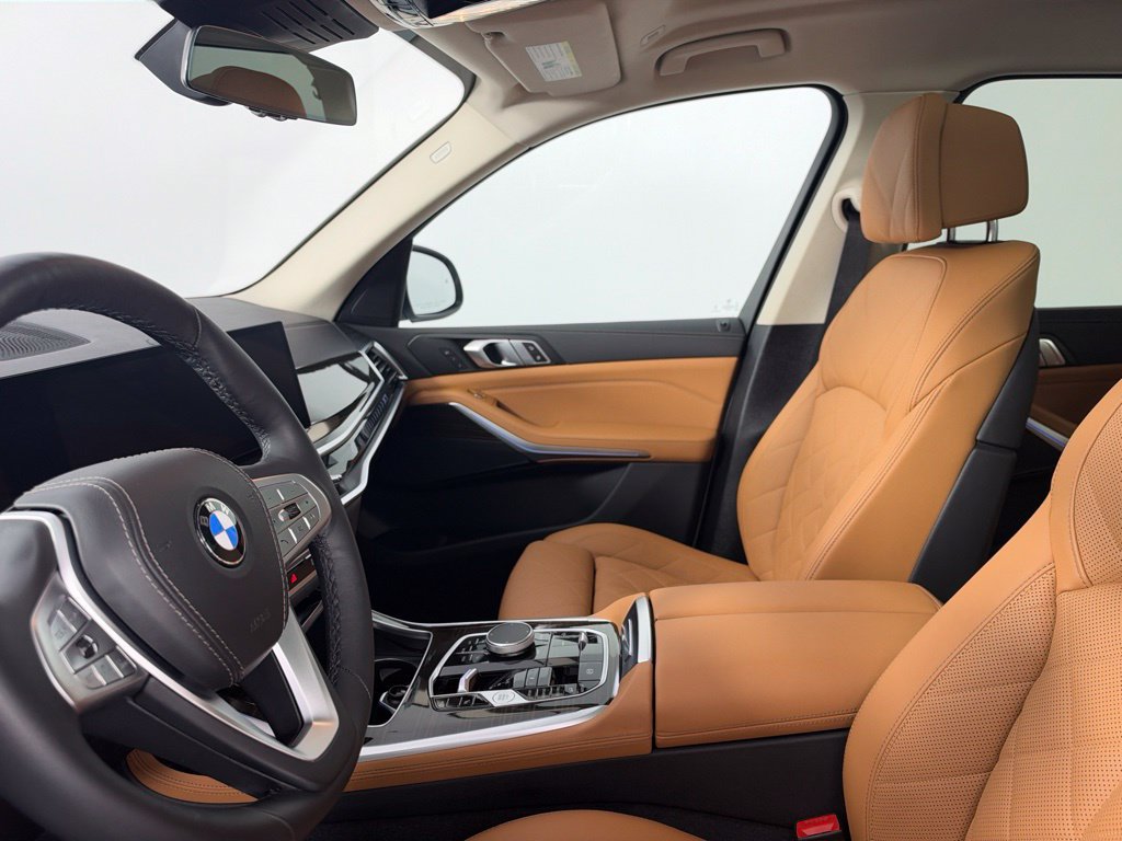 Used 2024 BMW X7 xDrive40i AWD/4WD image 11