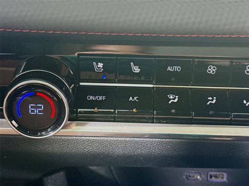Used 2025 Chevrolet Equinox RS w/ Safety and Technology Package AWD/4WD image 14