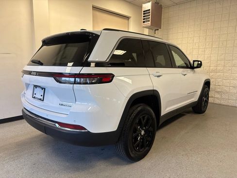 Used 2023 Jeep Grand Cherokee Limited AWD/4WD image 45