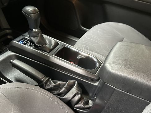 Used 2019 Toyota Tacoma TRD Off-Road w/ Technology Package AWD/4WD image 36