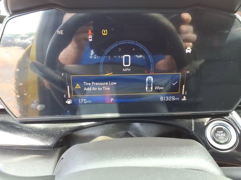 Used 2025 Chevrolet Trax RS w/ Driver Confidence Package FWD image 17