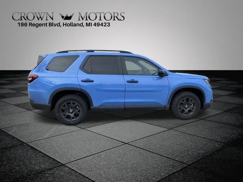 Used 2025 Honda Pilot TrailSport image 14