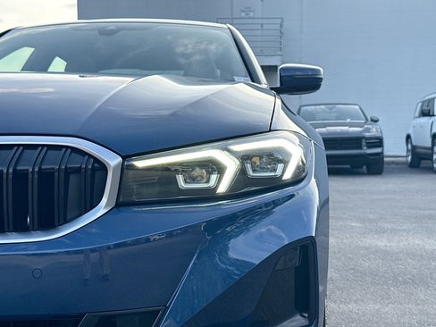 Used 2023 BMW 330i xDrive Sedan w/ Premium Package AWD/4WD image 9