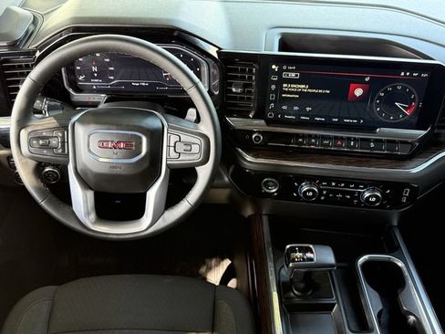 Used 2024 GMC Sierra 1500 Elevation w/ X31 Off-Road Package AWD/4WD image 11