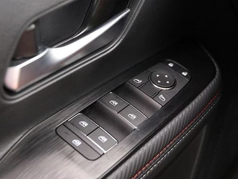 Certified 2025 Nissan Kicks SR FWD image 21