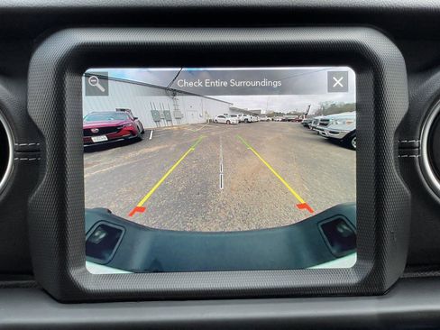 Certified 2022 Jeep Gladiator Overland w/ Popular Equipment Package image 21