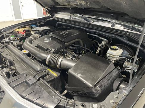 Used 2015 Nissan Frontier PRO-4X AWD/4WD image 36
