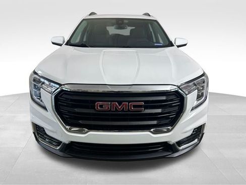 Used 2023 GMC Terrain SLE w/ Driver Convenience Package AWD/4WD image 9
