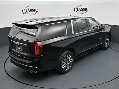 Used 2023 GMC Yukon XL Denali Ultimate image 17