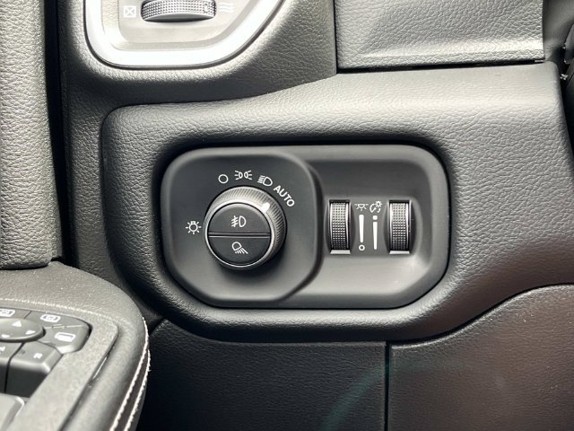 New 2027 RAM 2500 Laramie AWD/4WD image 34