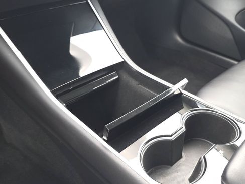 Used 2018 Tesla Model 3 Mid Range RWD image 19