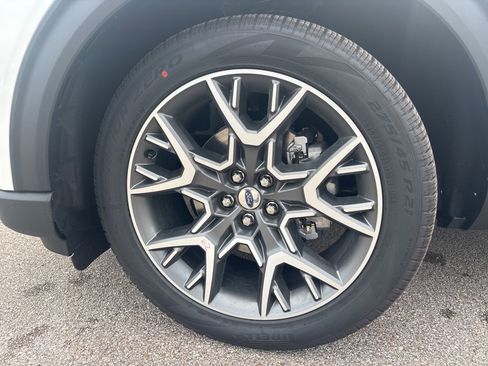 New 2025 Ford Explorer Platinum w/ Ultimate Package image 20