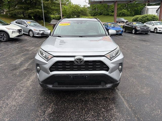 Used 2019 Toyota RAV4 XLE FWD image 3
