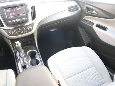 Used 2020 Chevrolet Equinox LS image 29